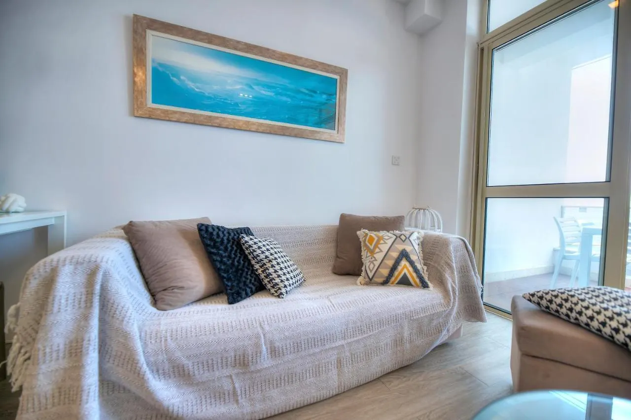 Spacious 4 Bedrooms With Sea View Balcony Goslm-3 Sliema 0*,  Malta
