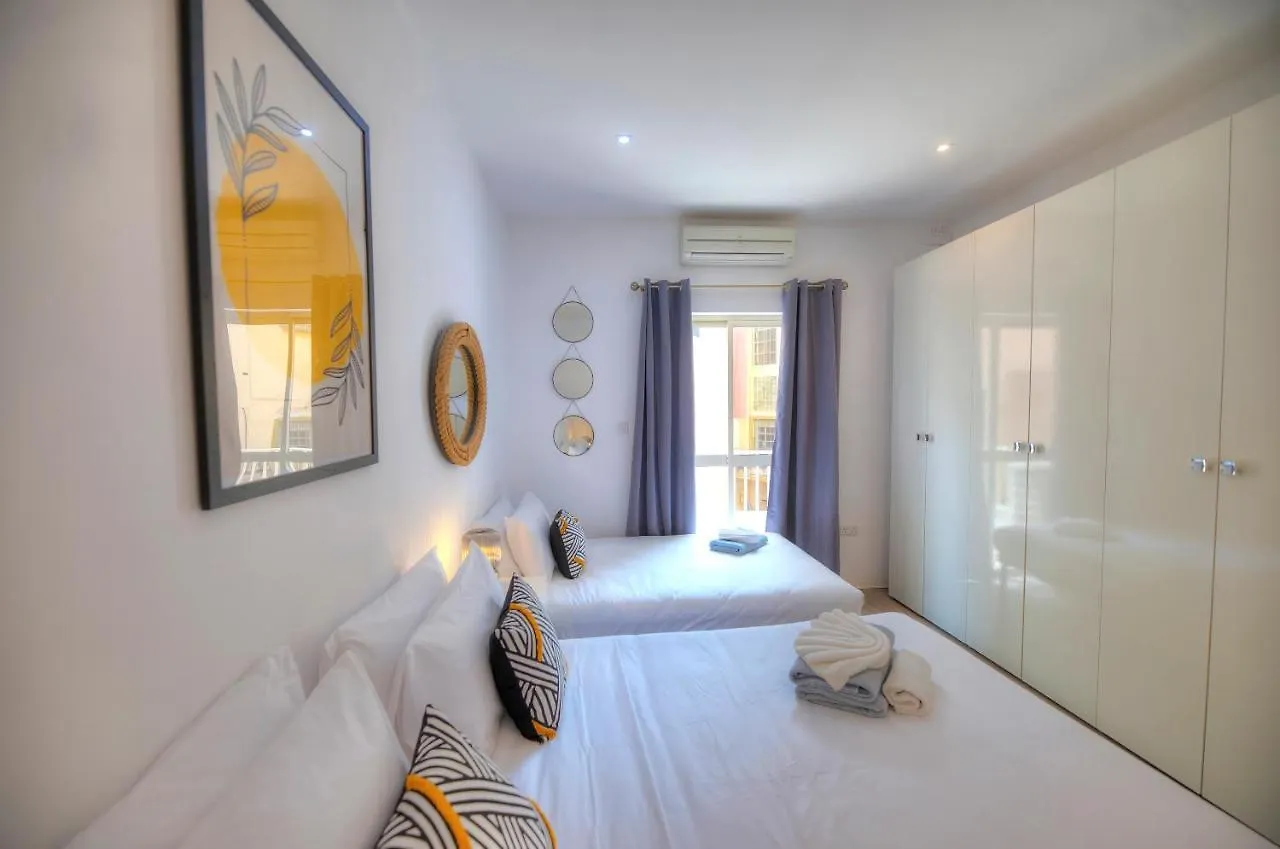 Apartment Spacious 4 Bedrooms With Sea View Balcony Goslm-3 Sliema