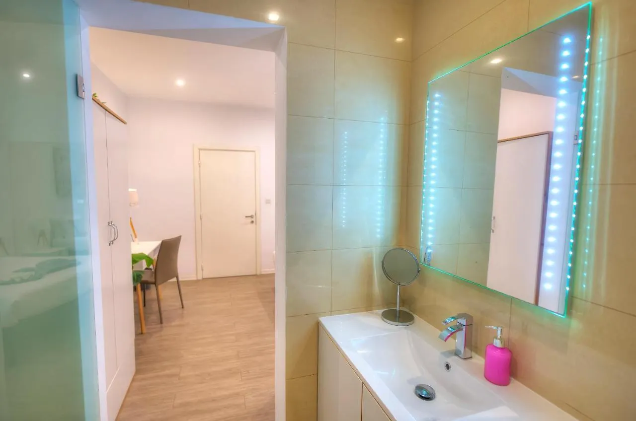 Spacious 4 Bedrooms With Sea View Balcony Goslm-3 Sliema Apartment