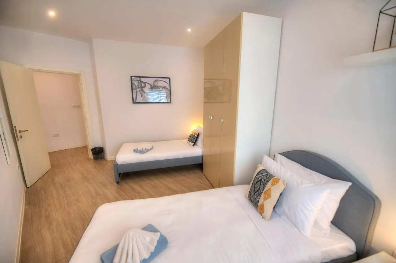 Spacious 4 Bedrooms With Sea View Balcony Goslm-3 Sliema Apartment