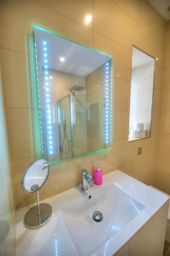Spacious 4 Bedrooms With Sea View Balcony Goslm-3 Sliema